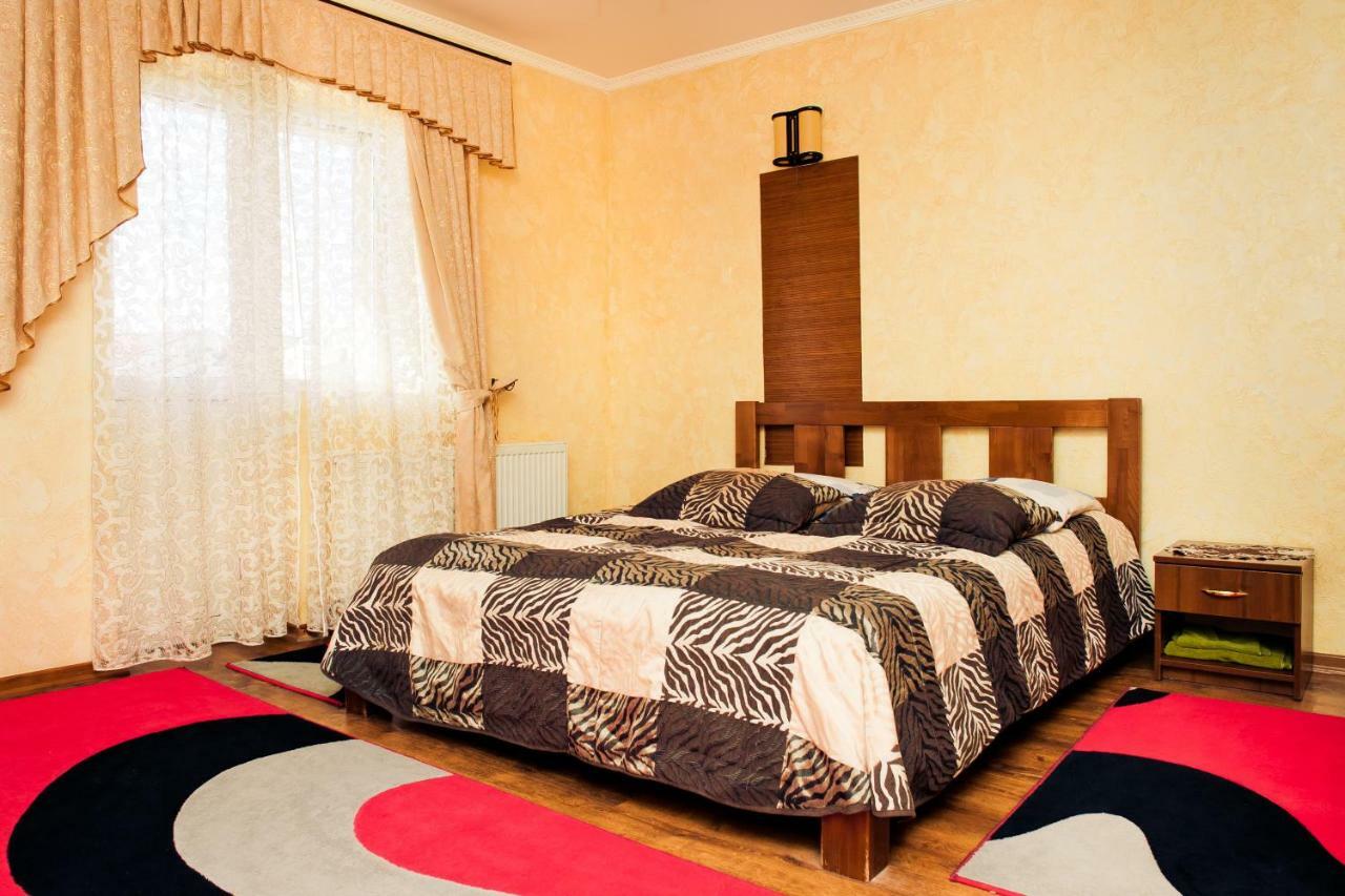 Filvarok Hotel Brody Exterior foto